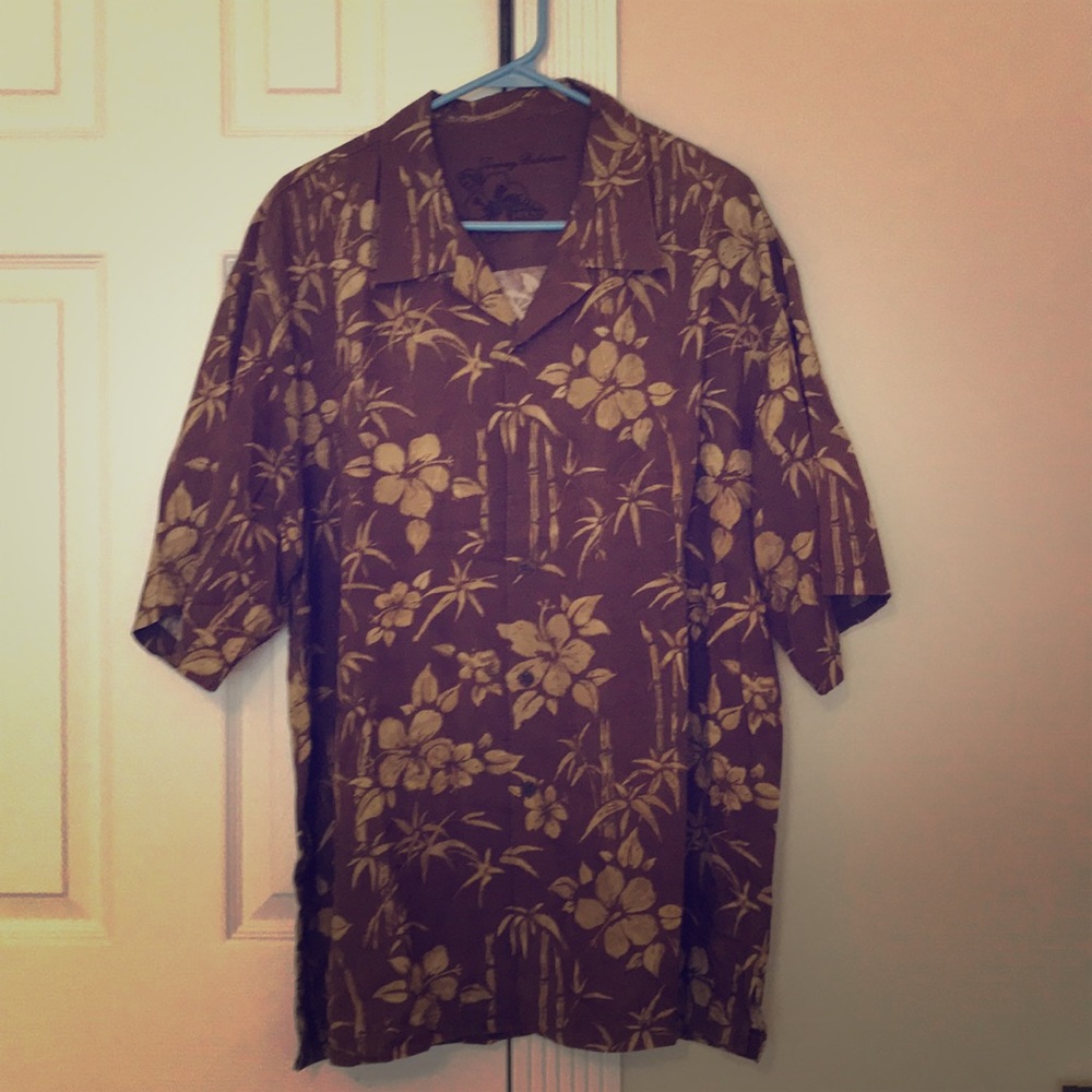 Men’s Tommy Bahama brown short sleeve button down